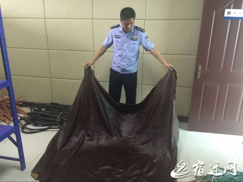 一家具廠保安關了監控偷盜 老板再裝高科技探頭揪住  監控新聞  第1張
